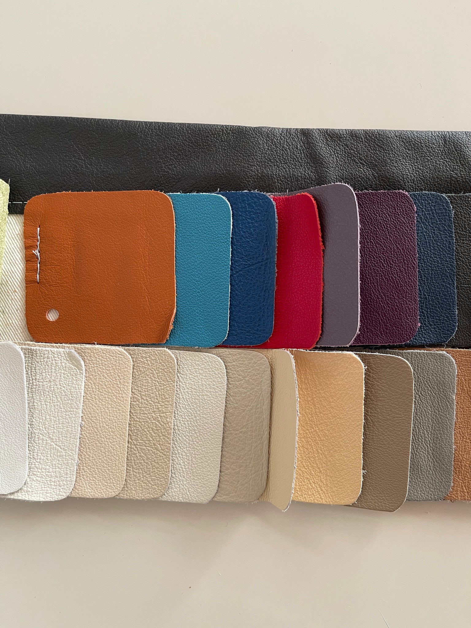 STICKLEY Soho Leather Swatch Set