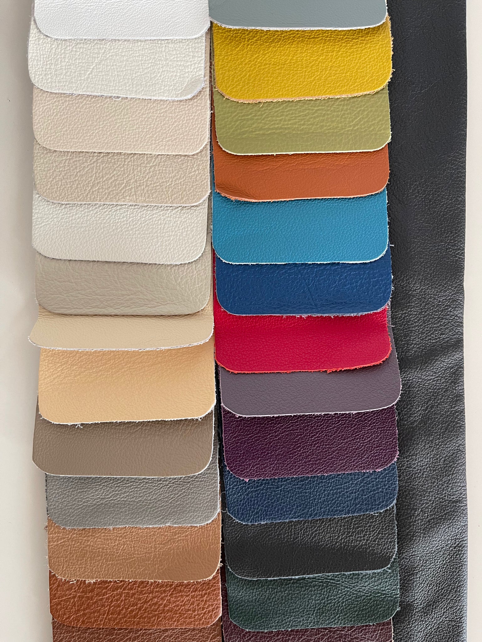 STICKLEY Soho Leather Swatch Set